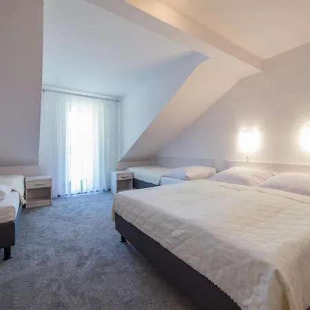 ホームステイ Rewit Z Podgrzewanym Basenem *