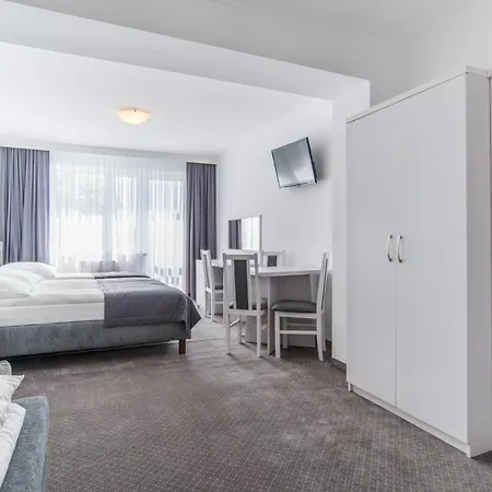 Rewit Z Podgrzewanym Basenem Homestay szállás Rewal