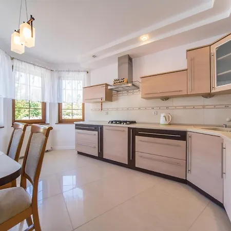 Rewit Z Podgrzewanym Basenem * 里沃