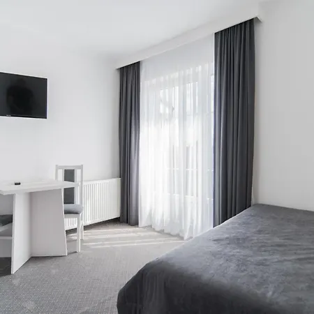 Rewit Z Podgrzewanym Basenem Rewal