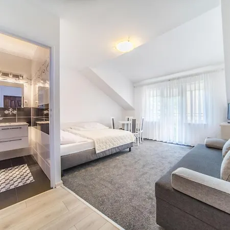 Rewit Z Podgrzewanym Basenem * 里沃