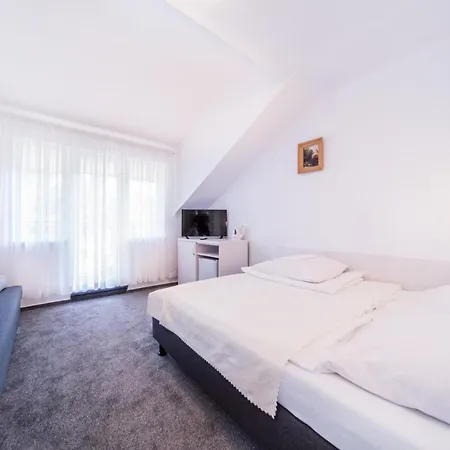 Rewit Z Podgrzewanym Basenem Rewal