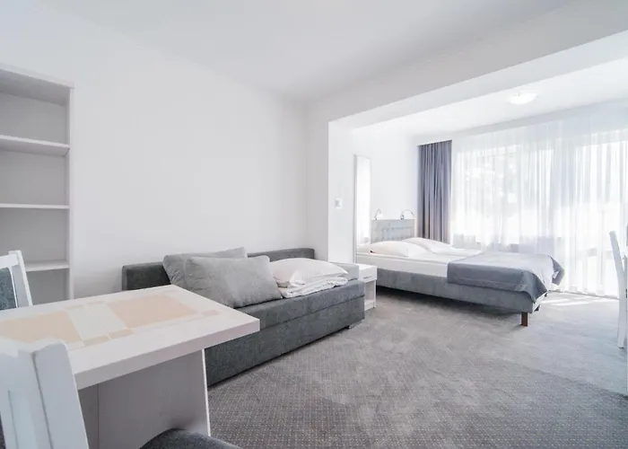 Rewit Z Podgrzewanym Basenem בית אירוח