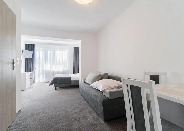 Rewit Z Podgrzewanym Basenem בית אירוח *