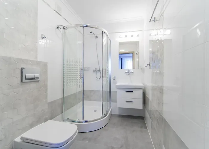 Rewit Z Podgrzewanym Basenem 民宿