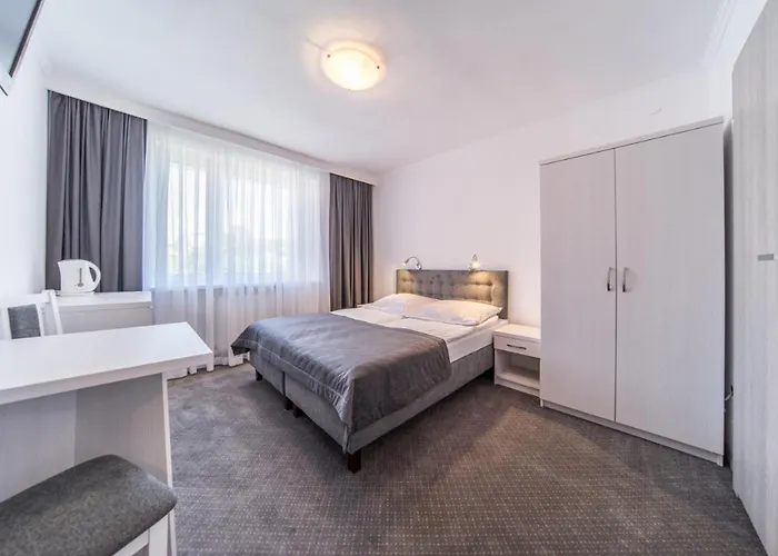 Rewit Z Podgrzewanym Basenem