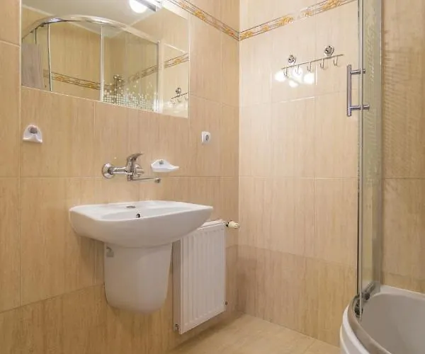 民宿 Rewit Z Podgrzewanym Basenem