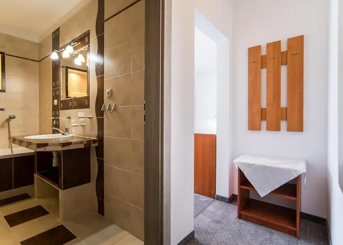 בית אירוח Rewit Z Podgrzewanym Basenem רבאל