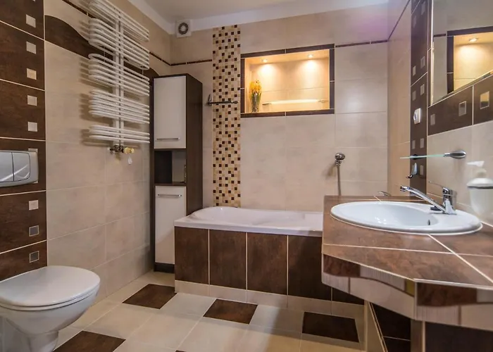 Rewit Z Podgrzewanym Basenem