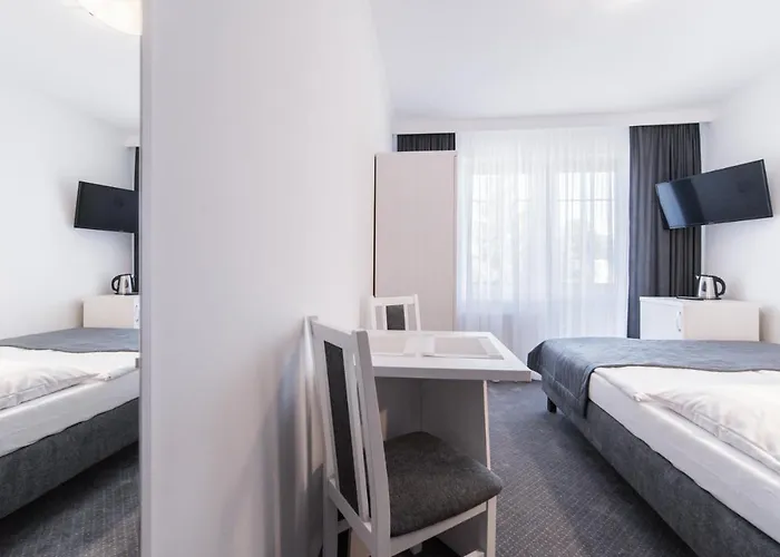 Rewit Z Podgrzewanym Basenem