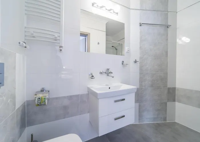 Rewit Z Podgrzewanym Basenem רבאל