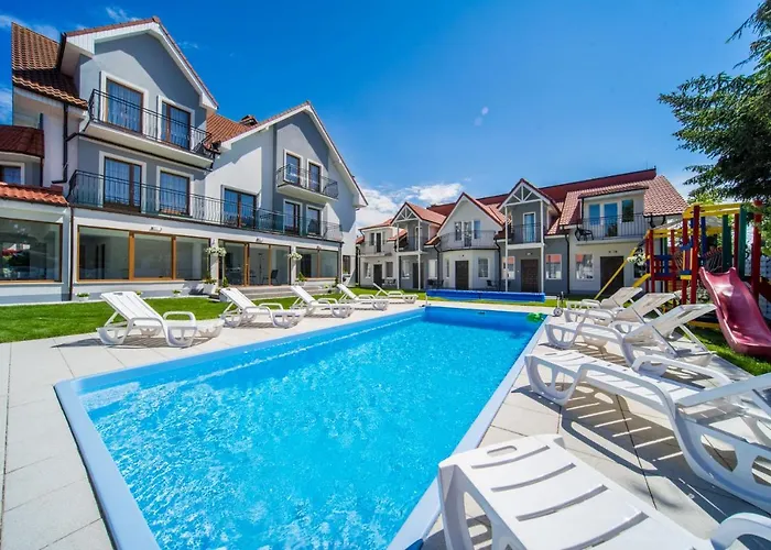 Rewit Z Podgrzewanym Basenem 民宿 里沃