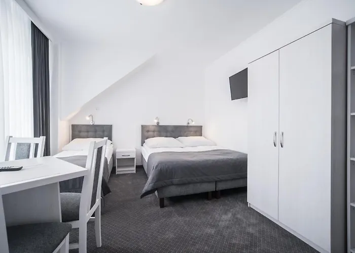 בית אירוח Rewit Z Podgrzewanym Basenem רבאל