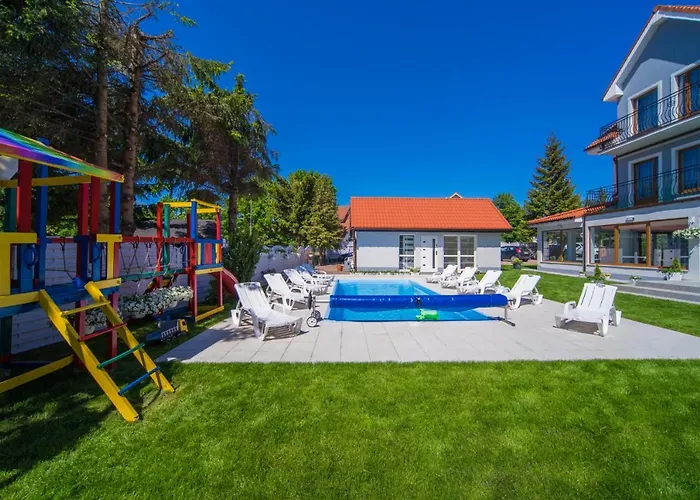 Rewit Z Podgrzewanym Basenem רבאל