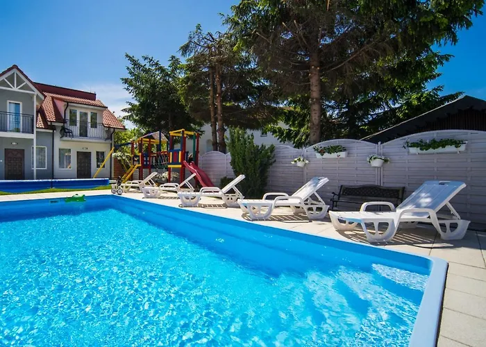 Rewit Z Podgrzewanym Basenem בית אירוח רבאל