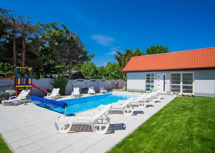 Rewit Z Podgrzewanym Basenem בית אירוח