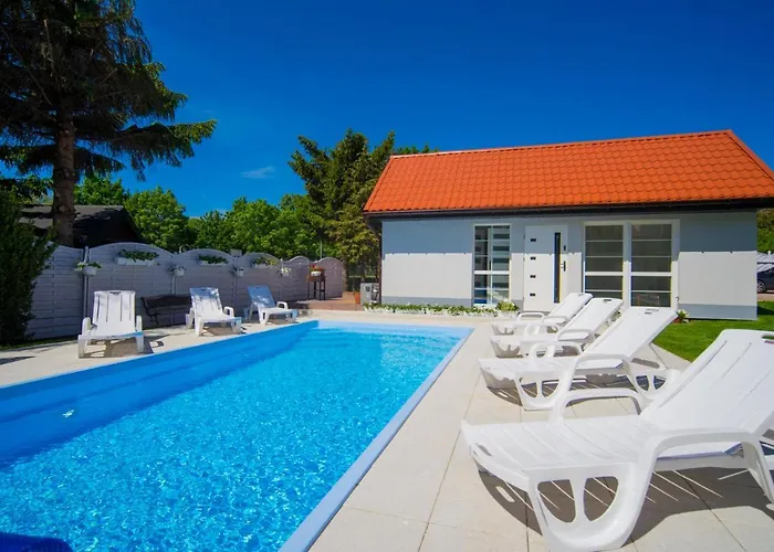 בית אירוח Rewit Z Podgrzewanym Basenem