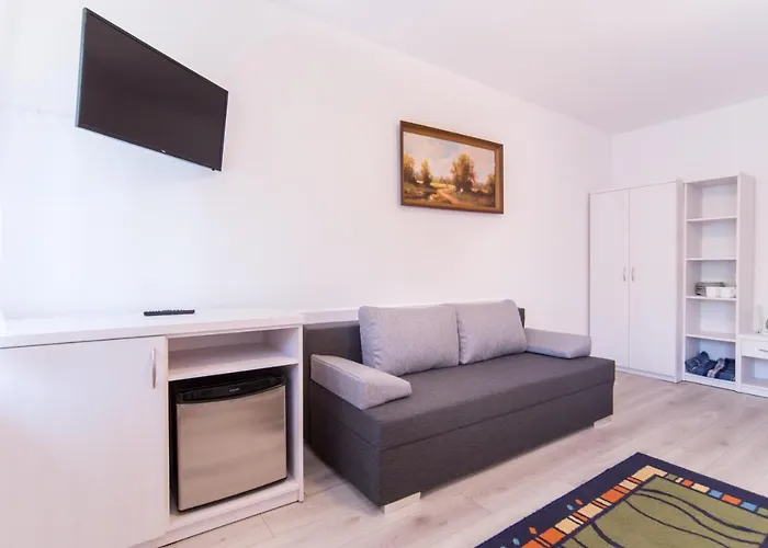 Rewit Z Podgrzewanym Basenem רבאל