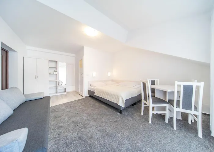 Rewit Z Podgrzewanym Basenem רבאל