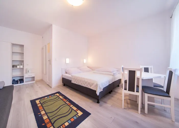 Rewit Z Podgrzewanym Basenem רבאל