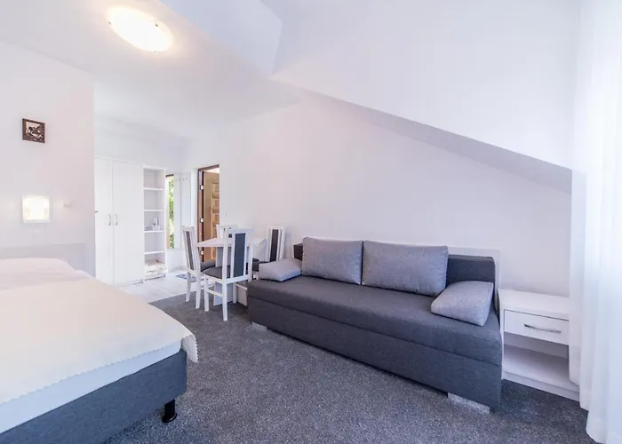 בית אירוח Rewit Z Podgrzewanym Basenem רבאל