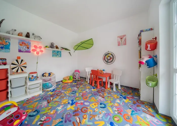 民宿 Rewit Z Podgrzewanym Basenem 里沃